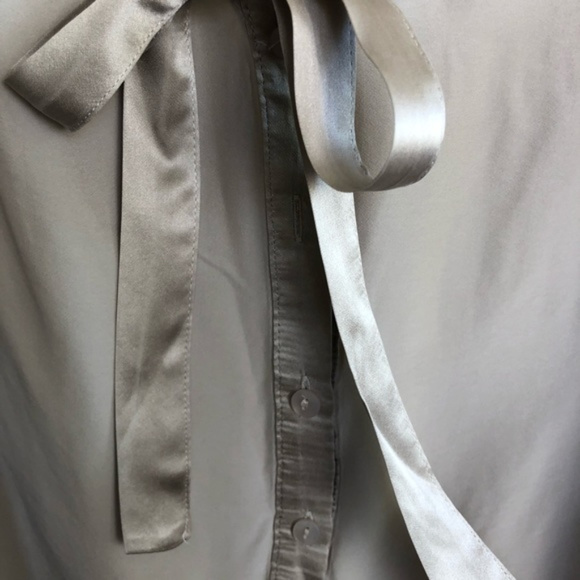 💓SOLD💓Halogen Bow Collar Silk Tie Blouse Nude Taupe Puff - Picture 8 of 13